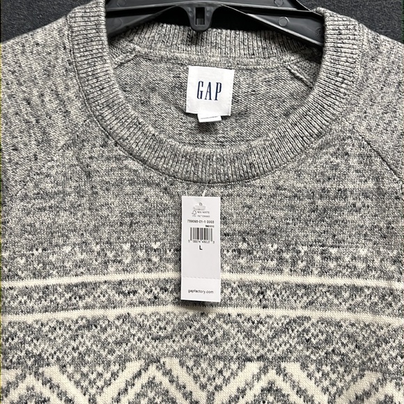 NWT - GAP Factory Men's Fair Isle Raglan Sweater, Light Gray - Size Large - Picture 6 of 11